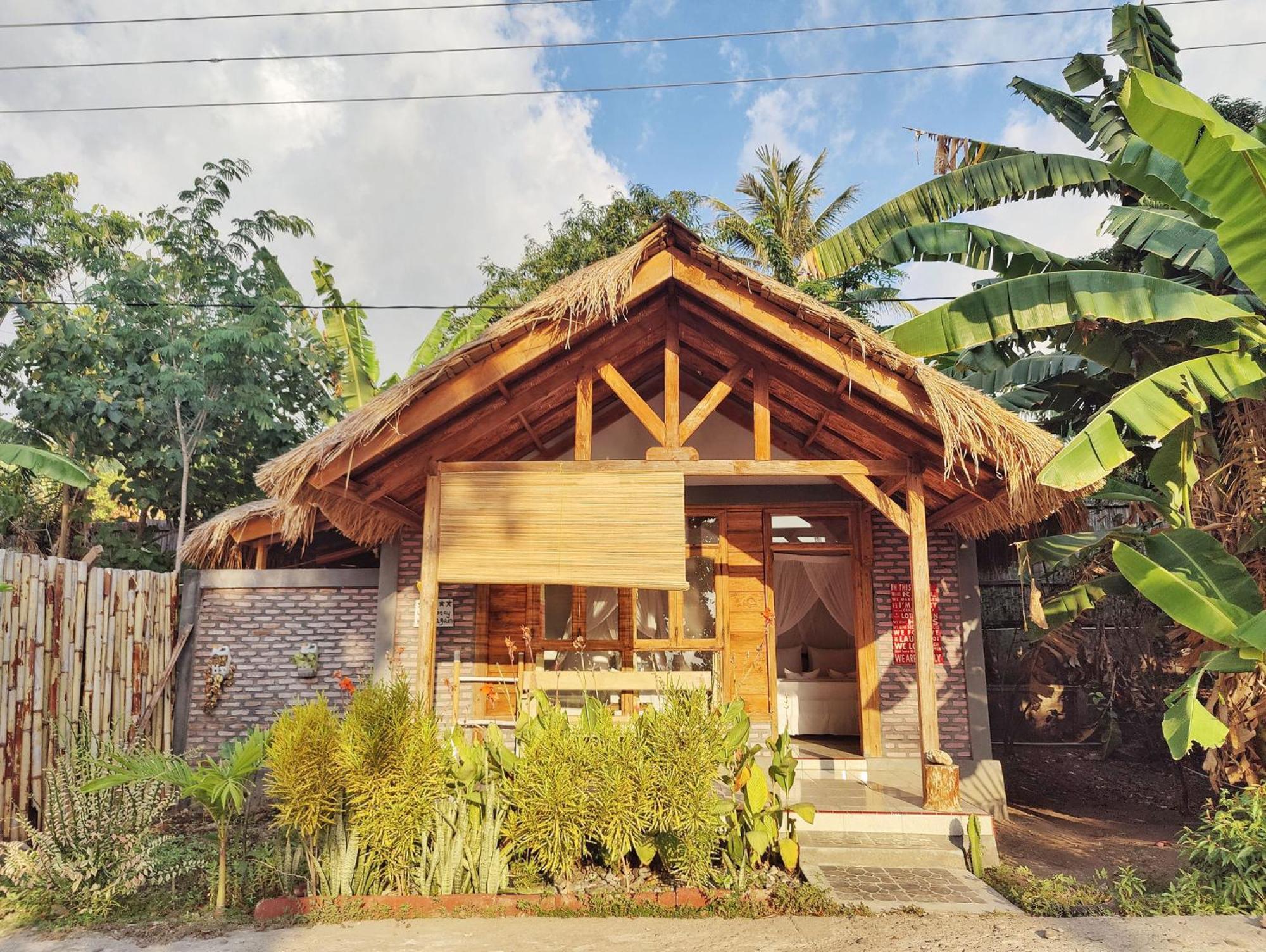 Hotel Cassabonelly Maumere Habitación foto